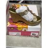 Image 5 : 8 NEW PAIRS ASSORTED SIZE LADIES SHOES