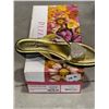 Image 6 : 8 NEW PAIRS ASSORTED SIZE LADIES SHOES