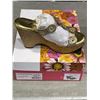 Image 8 : 8 NEW PAIRS ASSORTED SIZE LADIES SHOES