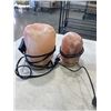 Image 1 : WOOD CABIN CLOCK AND 2 SALT LAMPS