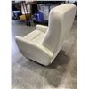 Image 4 : LEATHER POWER RECLINING CHAIR WITH NEW POWER SUPPLY