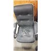Image 2 : BLACK LEATHER SWIVEL CHAIR