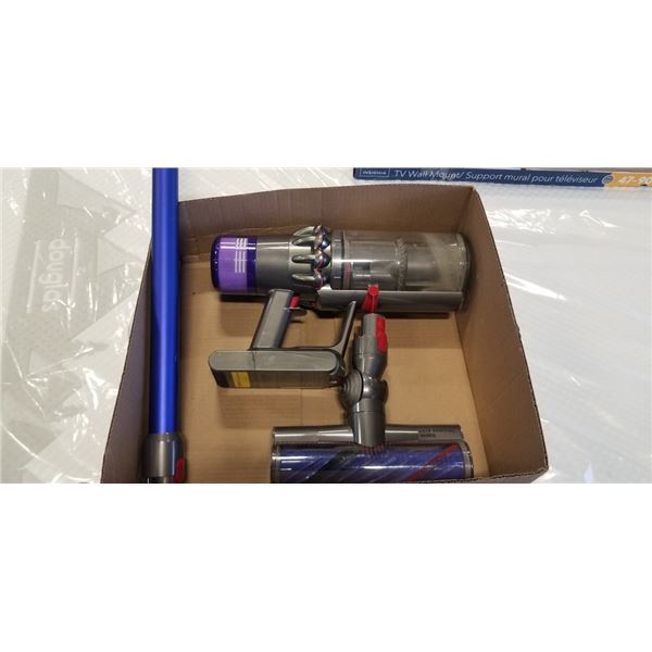 DYSON V11 TORQUE DRIVE CORDLESS STICK VACUUM - TESTED WORKING, RETAIL $849