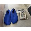 Image 2 : LOT OF VARIOUS WATER SHOES AND WET BAGS