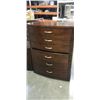 Image 2 : 6 DRAWER HIGHBOY DRESSER AND MATCHING NIGHT STAND