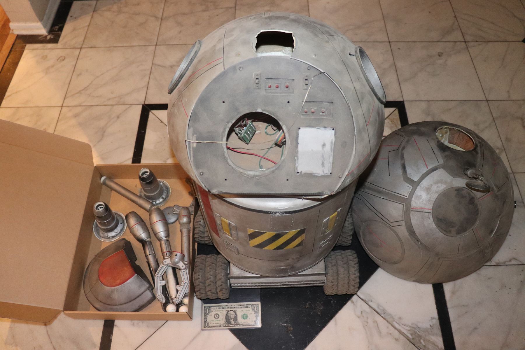 STAR WARS R2D2 DROID LIKE ANIMATRONIC PUPPET