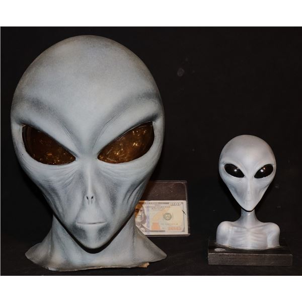 COMMUNION ALIEN MAQUETTE & LATEX MASK WITH ACRYLIC EYES SIGNED BY MAKER AT DREAMLAND