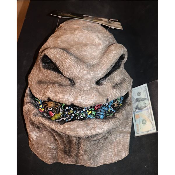NIGHTMARE BEFORE CHRISTMAS OOGIE BOOGIE MASK WITH TAG