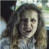 Image 4 : NOS4A2 VAMPIRE CHILD SCREEN USED HERO TEETH B