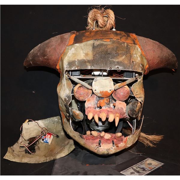 SURVIVAL ISLAND PINATA DEMON ANIMATRONIC HORNED MINOTAUR ALIEN CREATURE PUPPET HEAD MASK