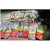 Image 5 : ZZ WHITE NOISE HAZMAT SUITS HUGE HORDE ADAM DRIVER SCREEN USED