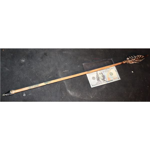 COWBOYS AND ALIENS SCREEN USED INDIAN ARROW WITH GREEN ALIEN BLOOD A