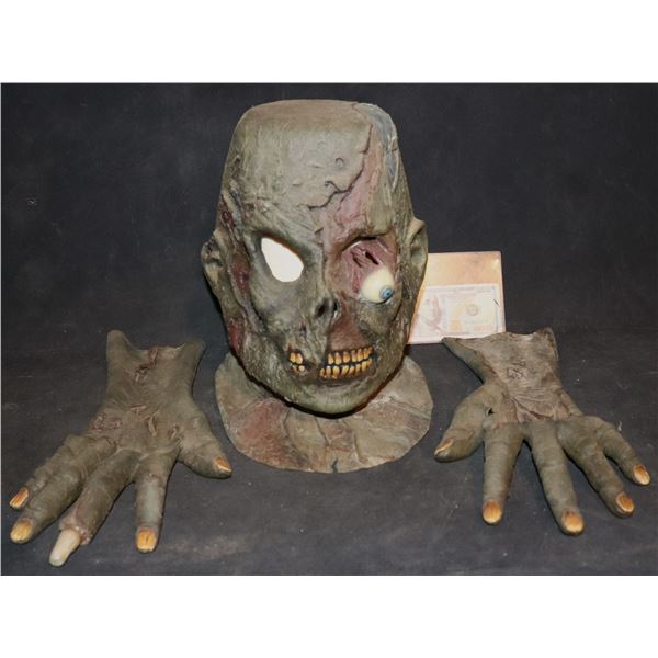 ROTTEN ZOMBIE VINTAGE LATEX MASK WITH HANDS