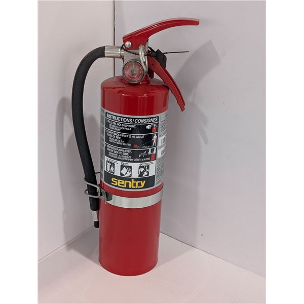 EXTINCTEUR 5 LBS AVEC SUPPORT