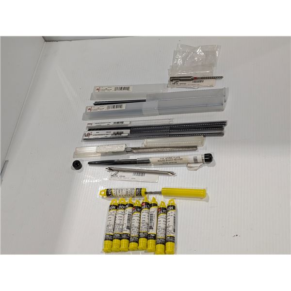 LOT DE 18 MÈCHES ET RALLONGES ASST