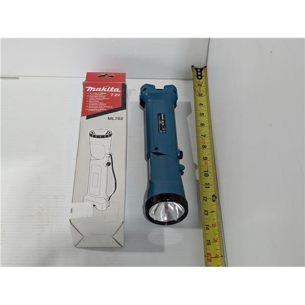 LAMPE DE TRAVAIL LED MAKITA ML702 (SANS BATT,SANS CHARGEUR)