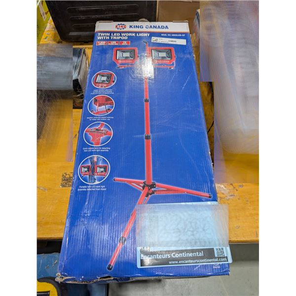 LAMPE DE TRAVAIL LED SUR TRÉPIED 7500LUMENS 72w KING CANADA#KC-3602LED-ST