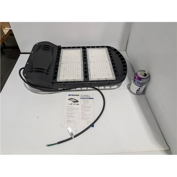 PROJECTEUR 300w, 4000K 100-277vac DEL PREMISE #FL4-3104T5-1 val:$150