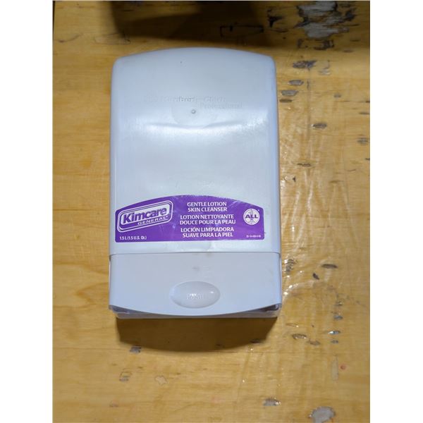 DISTRIBUTEUR DE LOTION NETTOYANTE KIMCARE