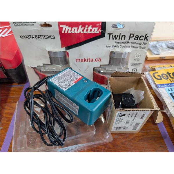 LOT DE CHARGEUR ET BATTERIES ASST