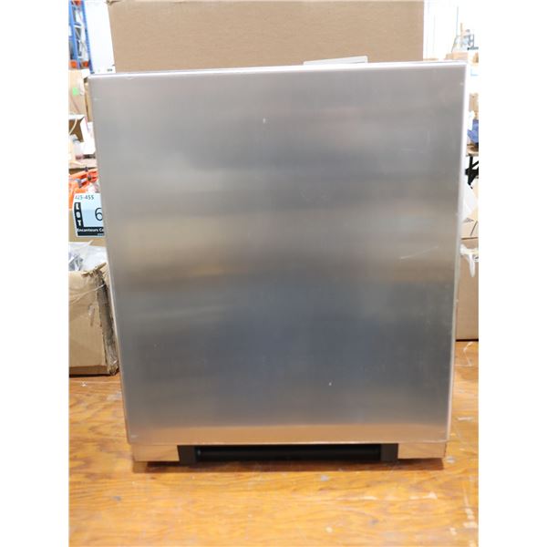 DISTRIBUTEUR DE PAPIER ESSUIE-TOUT 15"x9"x17" BOBRICK