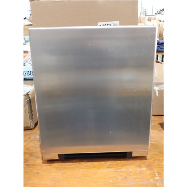 DISTRIBUTEUR DE PAPIER ESSUIE-TOUT 15"x9"x17" BOBRICK