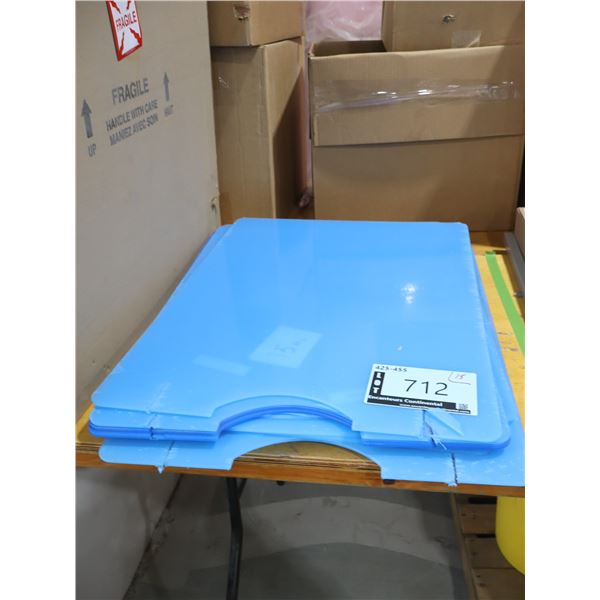 LOT DE 15 PLEXIGLASS POUR COMPTOIR 24"x32"
