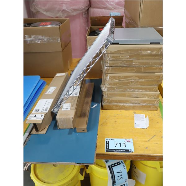 LOT DE PIÈCES D'ÉTAGÈRES ASST