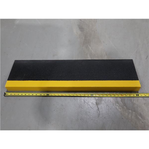 RAMPE ANTIDÉRAPANTE 36"x10"x2"