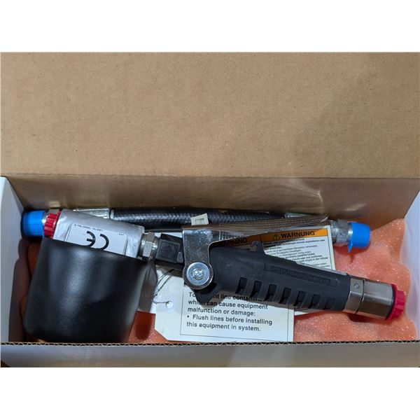 COMPTEUR ÉLECTRONIQUE DE CARBURANT GRACO MODÈLE 24V553