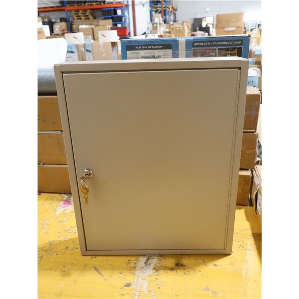 CABINET POUR 90 CLÉS EN MÉTAL 14"x17"x3"