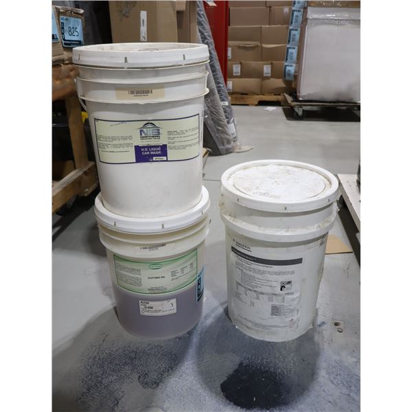 LOT DE 3 LIQUIDES ASSORTIS (HUILES DE COUPE ET DÉGRAISSANT)