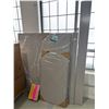 Image 2 : PARTTION URINAL SCREEN 24"x42" BRADLEY #WHUS24-WGR