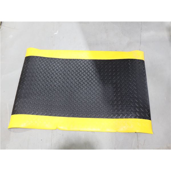 TAPIS EN CAOUTCHOUC ANTI FATIGUE 2'x3'
