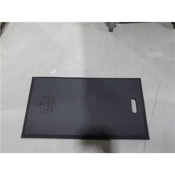 GENOUILLÈRES TAPIS 28 x16 