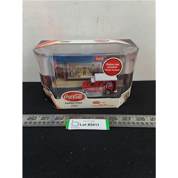 NIB Matchbox "Coca-Cola Collection" 1998 Ford Box Van & Display Case