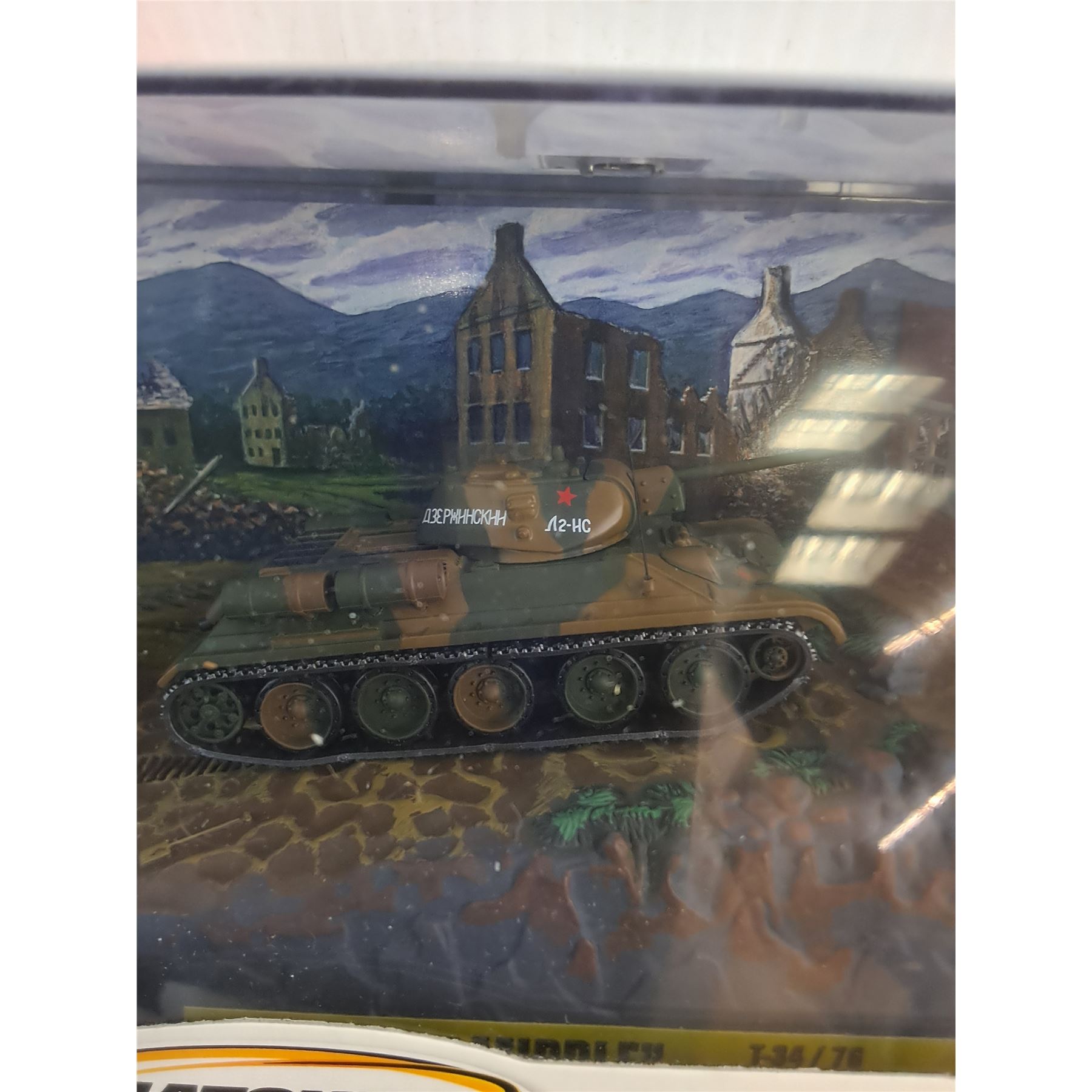 Matchbox T 34 NIB Matchbox T-34/76 Soviet Tank & Display Case - Bodnarus Auctioneering