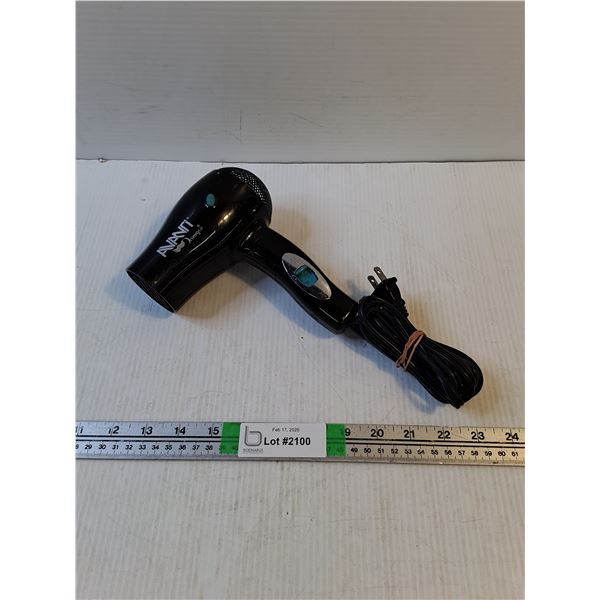 Avanti - Blow Drier - Powers On - As Is