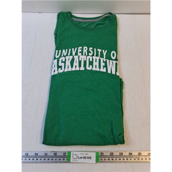 T-Shirt - University of Saskatchewan - Large
