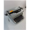 Image 3 : Vintage Underwood Master Five Manual Typewriter-AS IS - PICK UP ONLY