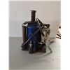 Image 2 : Air/hydraulic Bottle Jack - AS IS - CANNOT SHIP