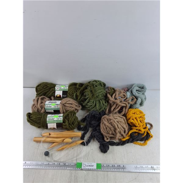 Assorted Spindle Yarns Tubular Tufts & Crochet Sticks