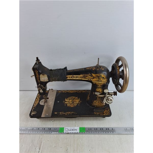 Antique Singer B285151 Sewing Machine - PICK UP ONLY