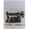 Image 1 : Antique Singer B285151 Sewing Machine - PICK UP ONLY