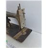 Image 4 : Antique Singer Sewing Machine - As Is , PICK UP ONLY