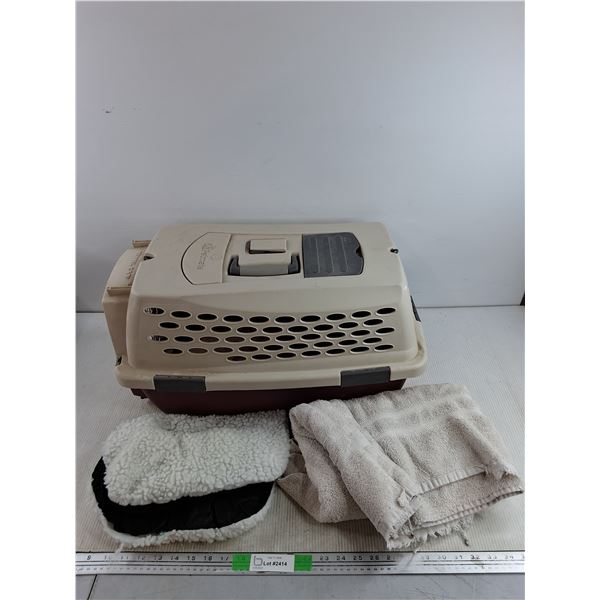 Petmate Kennel Cab Pet Carrier 22" x 14" x 12", Towel & Pad