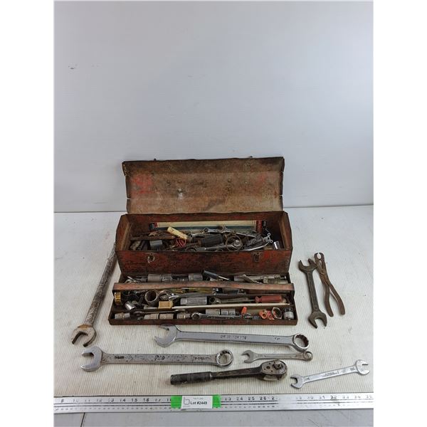 Metal Tool Box 19" x 6" x 5" Wrenches, Ratchet Wrenches, Sockets, Screwdrivers, Misc