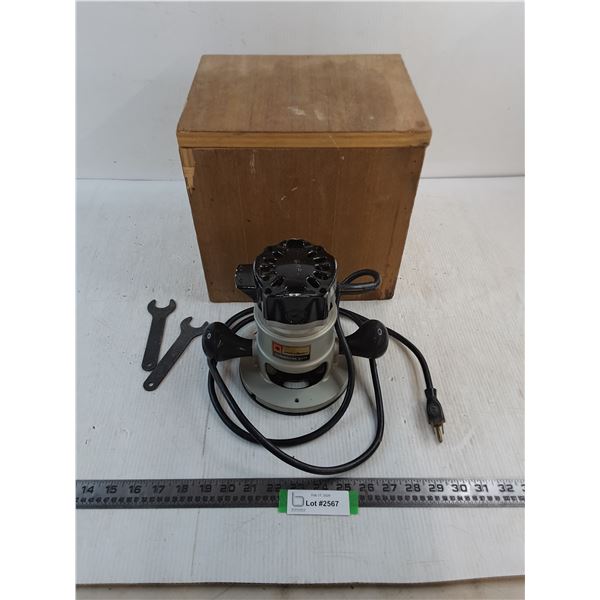 Black & Decker Commercial Duty Router - Tested, w/Accessories & Wooden Storage Box - 11x9x11"
