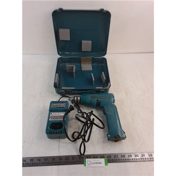 Makita Cordless Drill Kit - No Battery, Charger Powers On