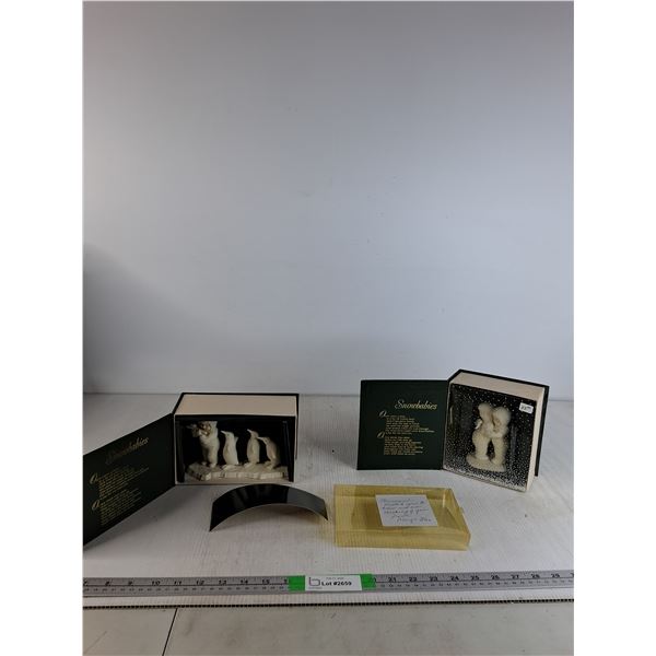 (2) Winter Tale of the Snowbabies Storage Books ( as is)